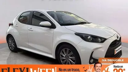 Usado Toyota Yaris Hybrid Active 116 CV (85 kW) 2023 Blanco Utilitario