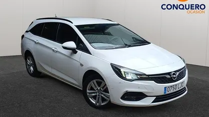 Usado Opel Astra GS Line 122 CV (89 kW) 2020 Blanco Familiar