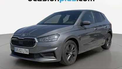 Usado Skoda Fabia Sport 110 CV (80 kW) 2021 Gris Utilitario