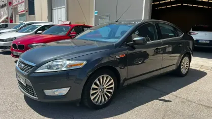 Usado Ford Mondeo Ghia 140 CV (102 kW) 2007 Gris