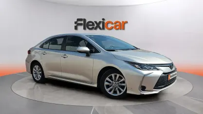 Usado Toyota Corolla Active 140 CV (102 kW) 2024 Gris Berlina