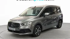 Gris plata Usado 2023 Mercedes 180 Berlina | 23.273 € (Precio justo)