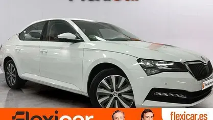 Blanco Usado 2022 Skoda Superb Style Familiar | 20.790 € (Precio justo)