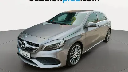 Usado Mercedes A180 109 CV (80 kW) 2018 Gris Utilitario