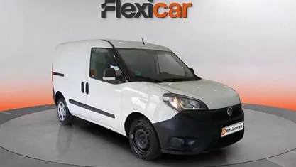 Usado Fiat Doblò Easy 95 CV (69 kW) 2022 Monovolumen