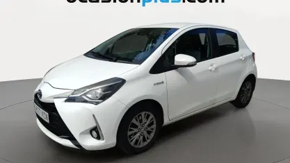 Usado Toyota Yaris Active 100 CV (73 kW) 2017 Blanco Utilitario