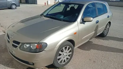 Usado Nissan Almera 116 CV (85 kW) 2005 Gris