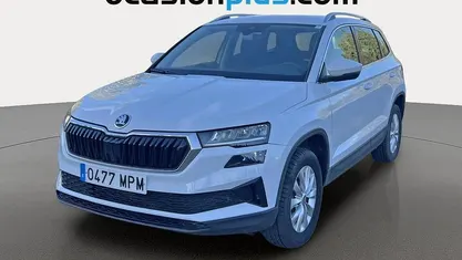 Usado Skoda Karoq Selection 116 CV (85 kW) 2024 Blanco SUV