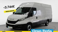 Blanco Usado 2023 Iveco Daily Berlina | 28.100 € (Precio justo)