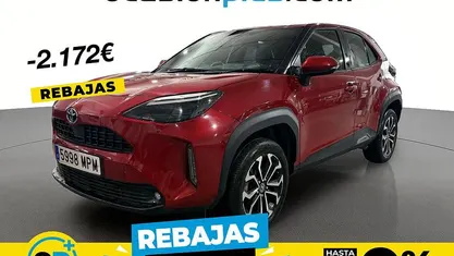 Rojo Usado 2024 Toyota Yaris Hybrid Active Recogida | 23.900 € (Precio justo)