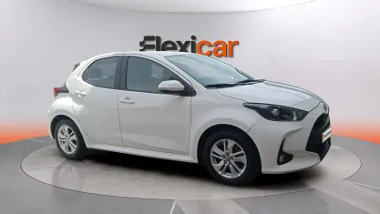 Usado Toyota Yaris Edition 125 CV (91 kW) 2022 Blanco Utilitario