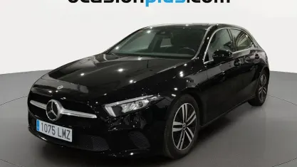 Usado Mercedes A180 136 CV (100 kW) 2021 Negro Utilitario