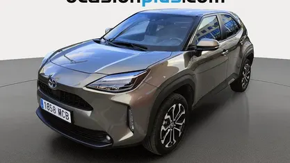 Usado Toyota Yaris Cross Active 116 CV (85 kW) 2022 Marrón SUV