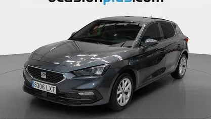 Usado Seat Leon Style 131 CV (96 kW) 2022 Gris Utilitario
