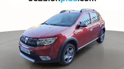 Usado Dacia Sandero Stepway Ambiance 90 CV (66 kW) 2018 Rojo Utilitario