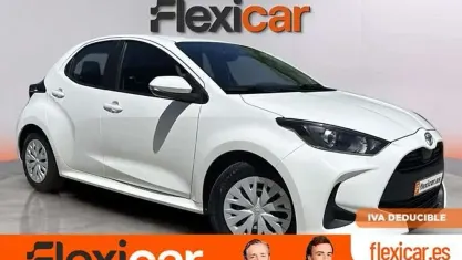 Usado Toyota Yaris Active 69 CV (50 kW) 2023 Blanco Utilitario