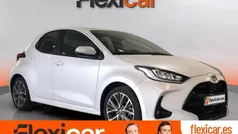 Usado 2024 Toyota Yaris Hybrid Style Berlina | 22.790 € (Precio justo)