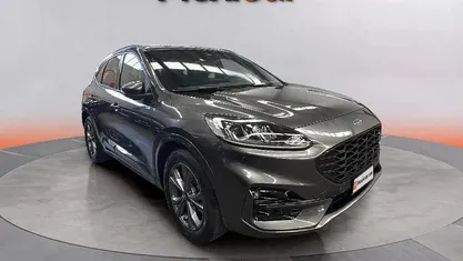 Usado Ford Kuga ST-Line 120 CV (88 kW) 2024 Gris SUV