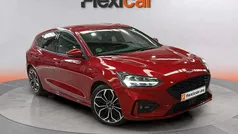 Burdeos Usado 2020 Ford Focus ST-Line Utilitario | 16.390 € (Super precio)