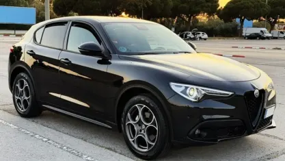 Usado Alfa Romeo Stelvio Sprint 190 CV (139 kW) 2022 Negro SUV