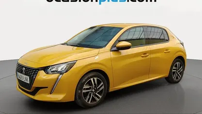 Usado Peugeot 208 Allure 131 CV (96 kW) 2021 Amarillo Utilitario