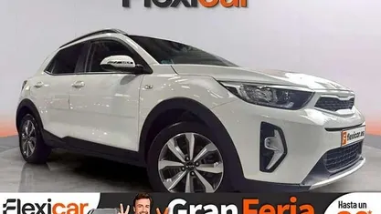 Usado 2022 Kia Stonic SUV | 13.790 € (Precio justo)