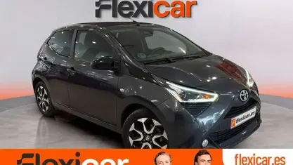 Usado Toyota Aygo X-wave 72 CV (52 kW) 2020 Negro Utilitario