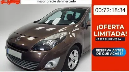 Usado Renault Scénic III Dynamique 130 CV (95 kW) 2011 Marrón Monovolumen