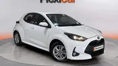 Usado 2021 Toyota Yaris Hybrid Business Edition Berlina | 14.790 € (Buen precio)