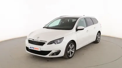 Usado Peugeot 308 Allure 130 CV (95 kW) 2015 Blanco Familiar