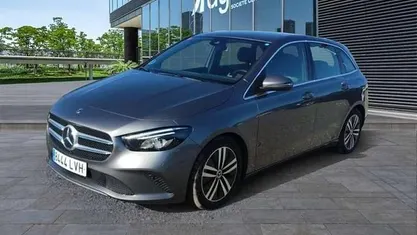 Usado Mercedes B180 116 CV (85 kW) 2021 Gris Monovolumen