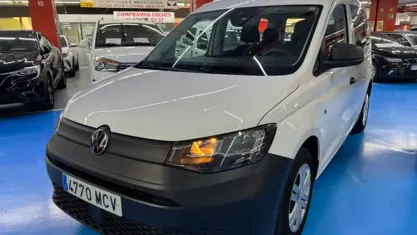 Usado VW Caddy Maxi 102 CV (75 kW) 2022 Blanco Monovolumen