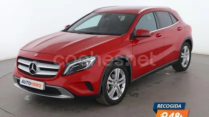 Rojo Usado 2017 Mercedes GLA200 Urban SUV | 19.099 € (Buen precio)