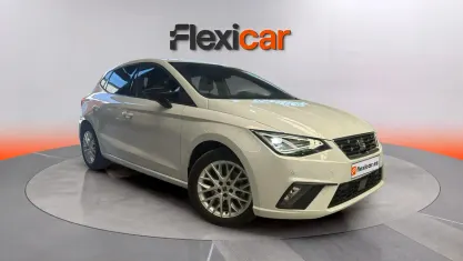 Usado Seat Ibiza FR 110 CV (80 kW) 2023 Blanco Utilitario