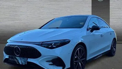 Blanco Nuevo 2025 Mercedes CLA 250+ Berlina | 55.000 € (Precio justo)