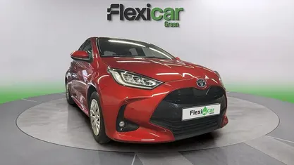 Usado Toyota Yaris Hybrid Active 116 CV (85 kW) 2023 Berlina