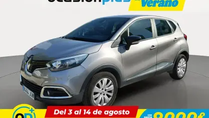 Usado Renault Captur Intens 90 CV (66 kW) 2015 Gris SUV