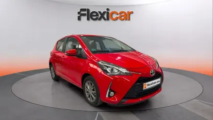 Usado Toyota Yaris Active 69 CV (50 kW) 2019 Rojo Berlina