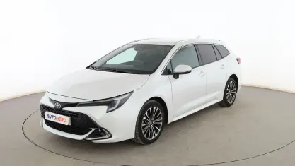 Usado Toyota Corolla Style 196 CV (144 kW) 2023 Blanco Familiar