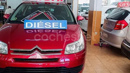 Usado Citroën C4 110 CV (80 kW) 2008 Granate Berlina