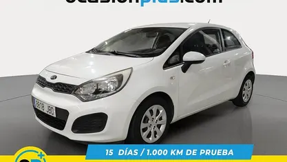 Blanco Usado 2014 Kia Rio Utilitario | 8650 € (Precio justo)