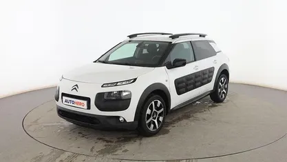 Usado Citroën C4 Feel 82 CV (60 kW) 2016 Blanco SUV