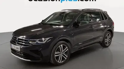Usado VW Tiguan Sportline 150 CV (110 kW) 2023 Gris SUV