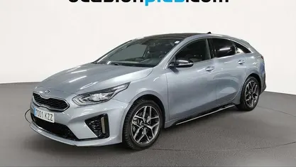 Usado Kia ProCeed GT-Line 140 CV (102 kW) 2019 Gris Utilitario