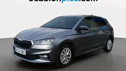 Gris Usado 2025 Skoda Fabia Selection Utilitario | 17.264 € (Buen precio)