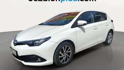 Begagnad Toyota Auris Active 116 HK (85 kW) 2015 Vit Halvkombi