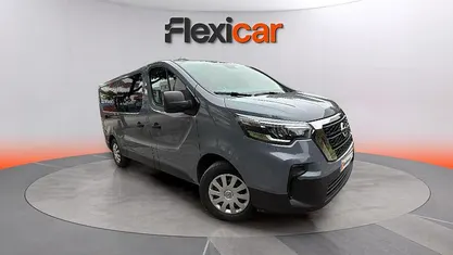 Usado Nissan Primastar N-Connecta 150 CV (110 kW) 2024 Gris Monovolumen