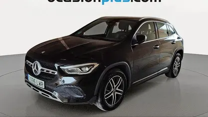 Usado Mercedes GLA180 136 CV (100 kW) 2022 Negro SUV