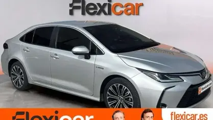 Usado Toyota Corolla 122 CV (89 kW) 2019 Gris Berlina