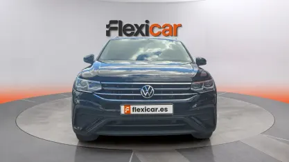 Begagnad VW Tiguan Allspace Life 150 HK (110 kW) 2022 Svart SUV